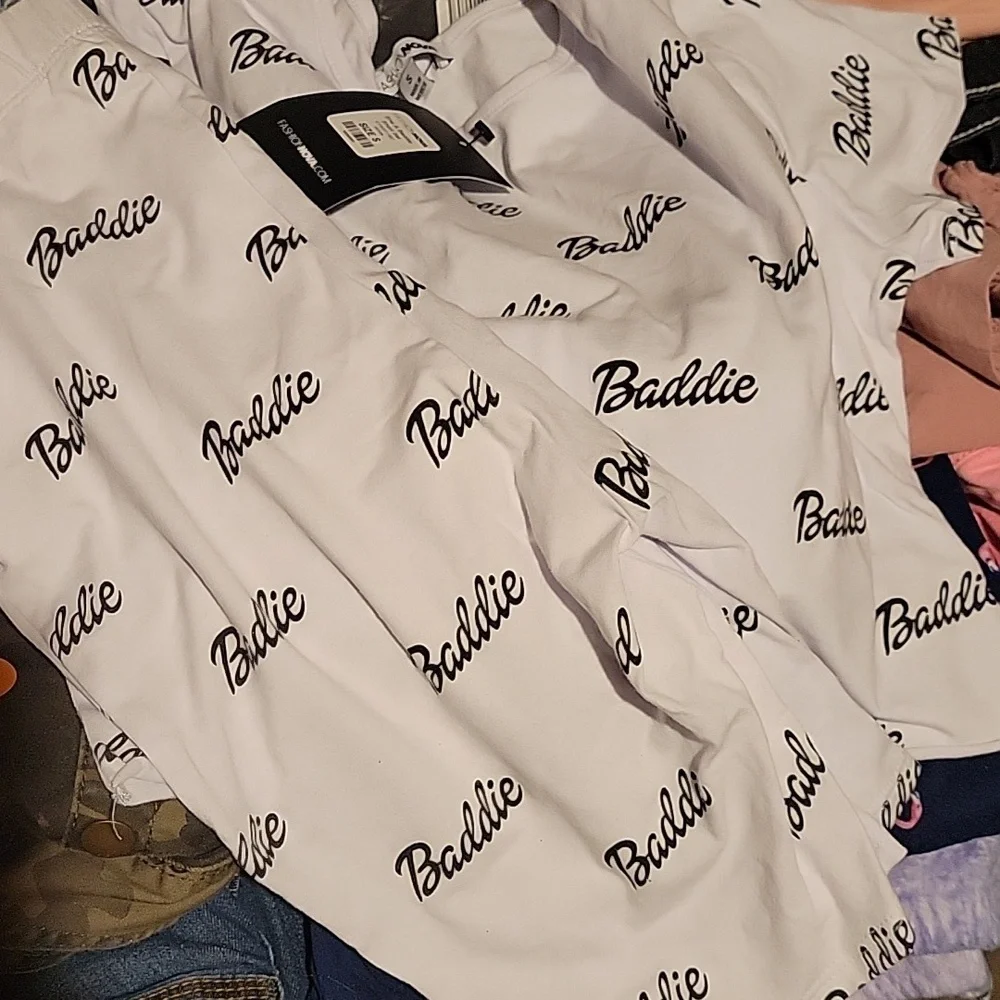 FASHION NOVA BIKER SHORTS SET - Picture 2 of 2